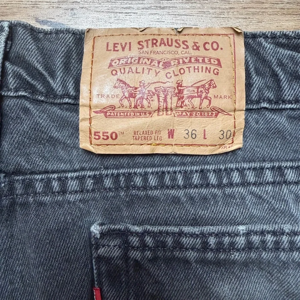 Vintage Levis 550 Cut Off Denim Shorts Mens 34 Black Relaxed Fit Distressed 90s